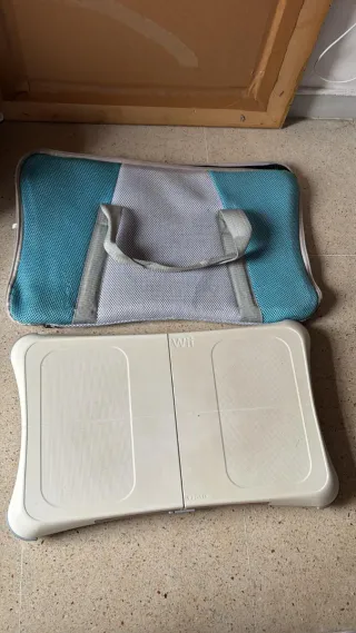 Tavola Wii Fit + Custodia + Gioco