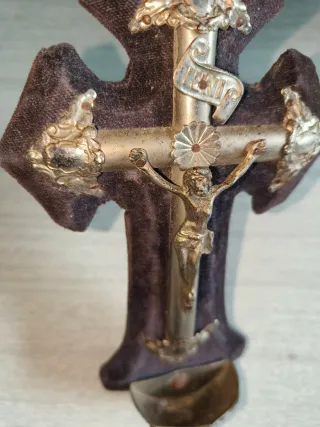 Crucifijo benditero antiguo