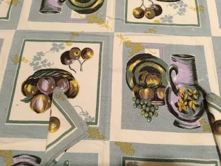 Mantel individual con estampado de frutas