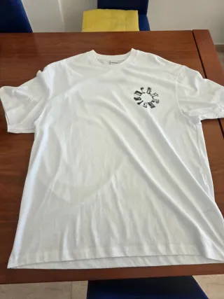 Camiseta Bershka Estampada Talla M