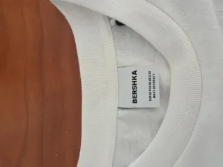 Camiseta Bershka Estampada Talla M