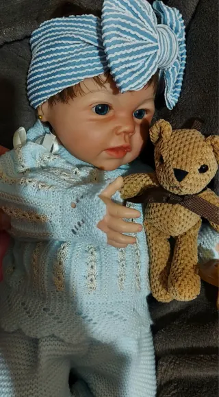 Reborn silicona niña con pelo injertado
