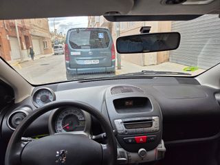 Peugeot 107 2006 Motor Toyota gasolina. 4,5 l/100