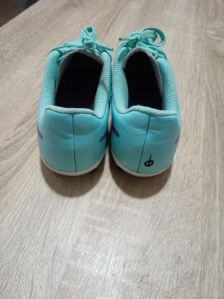Botas de fútbol niño turquesa