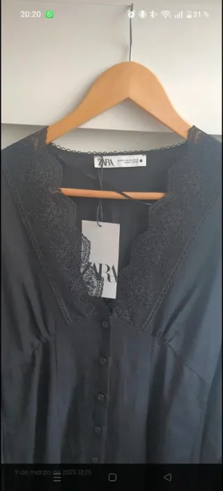 Vestido negro con puntilla