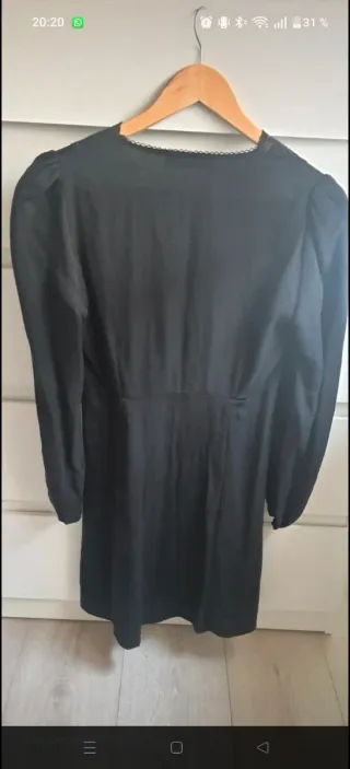 Vestido negro con puntilla