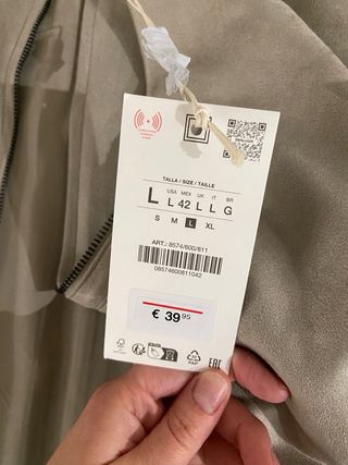 Chaqueta Zara color topo