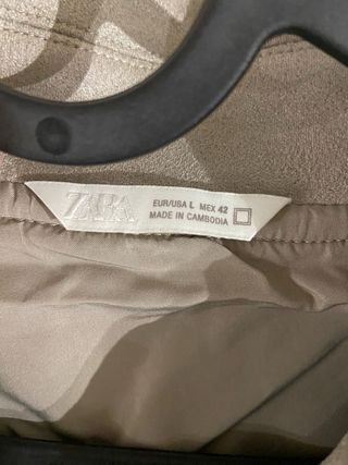 Chaqueta Zara color topo