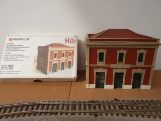 Estación Parvus H0, Norte. Pintada y montada