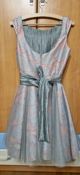 Vestido fiesta rosa y gris floral