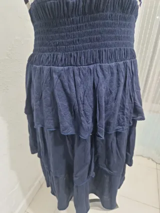 Vestido de verano azul y blanco