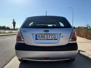 KIA Rio 2006