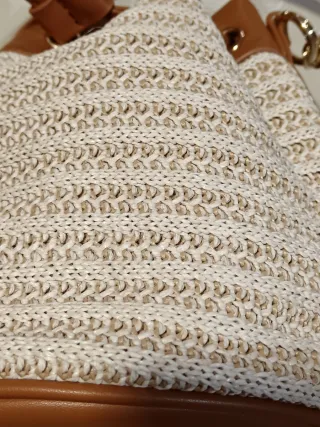 Bolso de mano y hombro tipo cubo