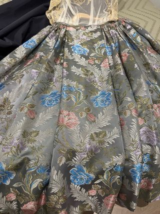 Traje de Fallera Gris