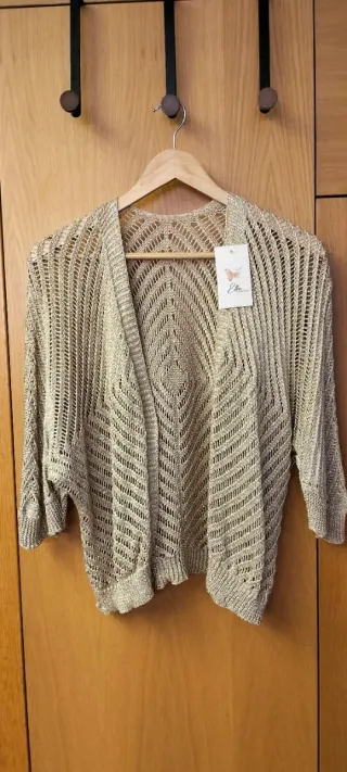 Chaqueta dorada tejida