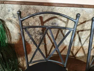 Mesa alta y 2 taburetes