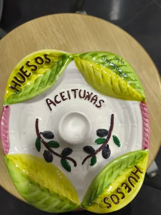 Plato para aceitunas con Huesos