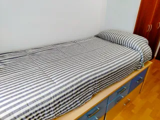 Cama juvenil con cajones