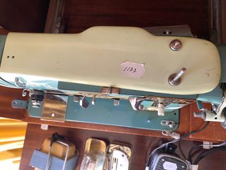 PR0306 - Máquina de coser Alfa