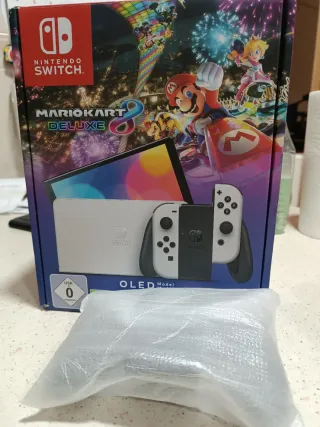 Nintendo Switch OLED Bianca