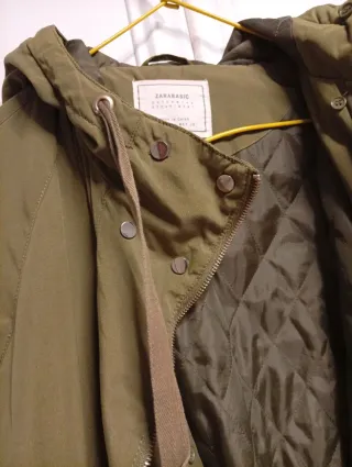 Chamarra Zara verde con capucha