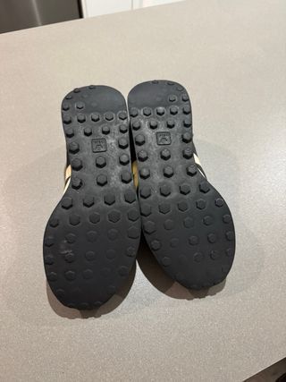 Veja sneakers in Navy, EU 42.