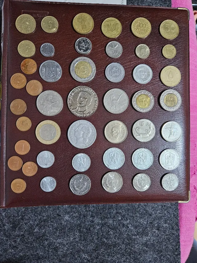 Lote 45 de monedas antiguas varios países