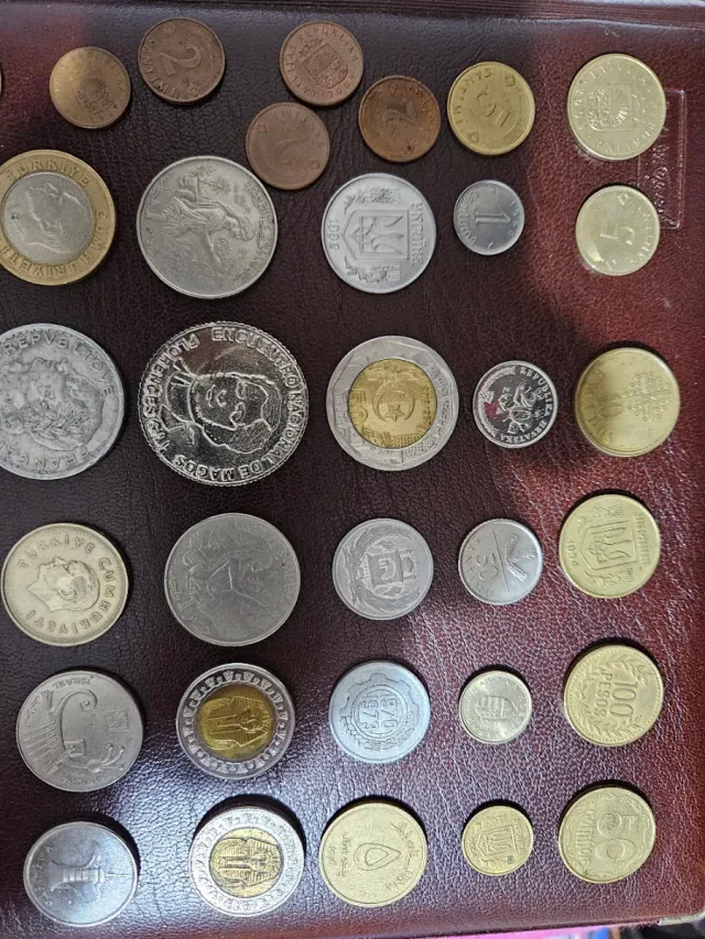Lote 45 de monedas antiguas varios países