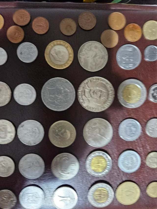 Lote 45 de monedas antiguas varios países