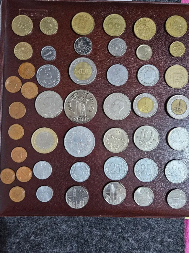 Lote 45 de monedas antiguas varios países