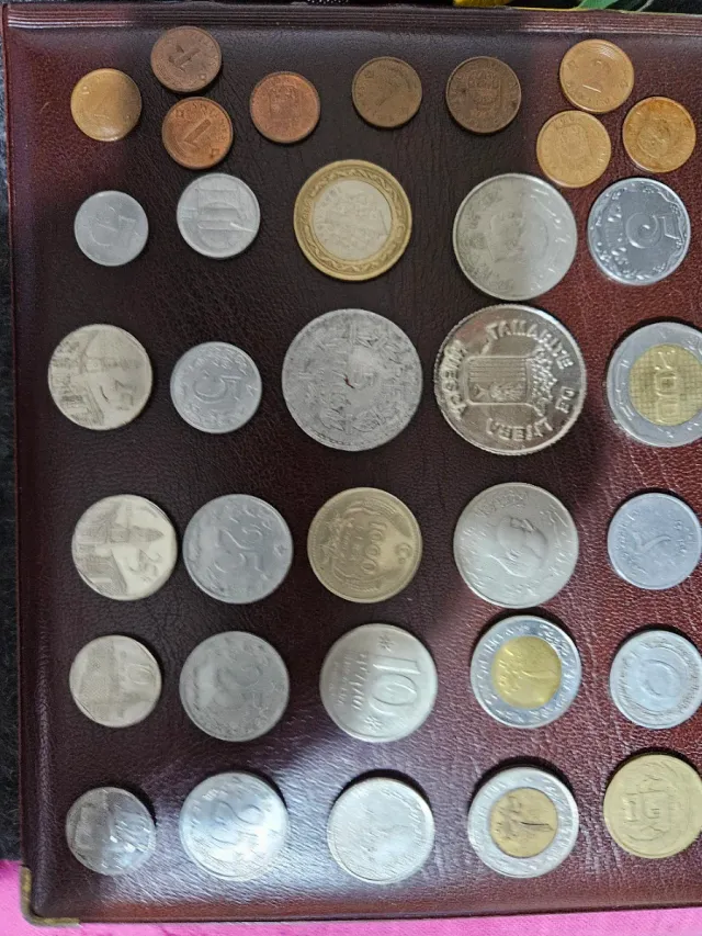 Lote 45 de monedas antiguas varios países