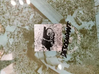 Snowboard Burton con attacchi