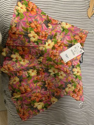 Total look Zara top y falda-pantalón floral