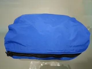 Guscio antivento ed antipioggia con cappuccio