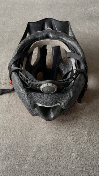 Casco de bicicleta MET naranja ajustable