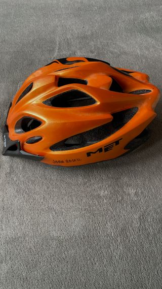 Casco de bicicleta MET naranja ajustable