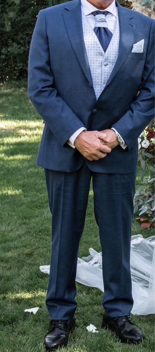Traje de boda azul para padrino