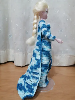 Muñeca Elsa Frozen con vestido crochet