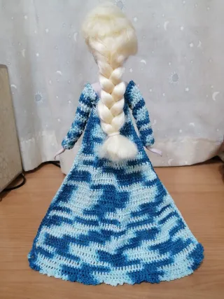 Muñeca Elsa Frozen con vestido crochet