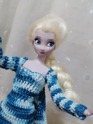 Muñeca Elsa Frozen con vestido crochet