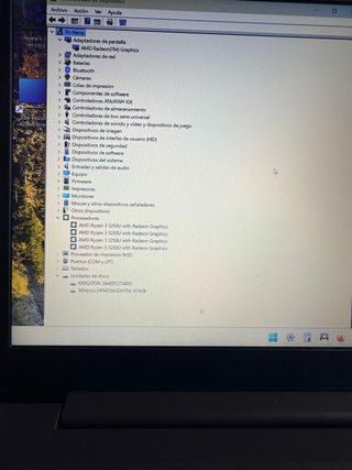 Portátil Lenovo V15 Ryzen 3 8GB RAM