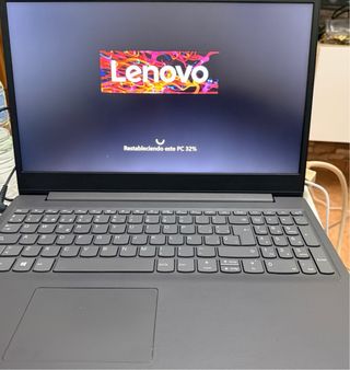 Portátil Lenovo V15 Ryzen 3 8GB RAM