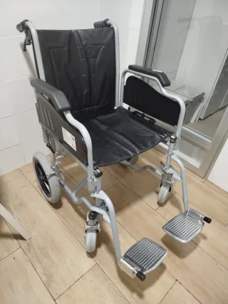 Silla de ruedas plegable