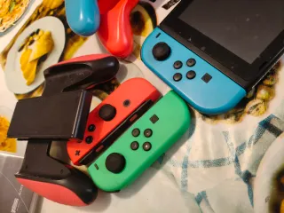 Nintendo Switch con juegos y mandos
