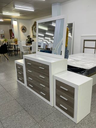 Dormitorio blanco y pino - Enivo gratis