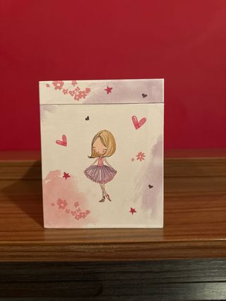 Caja de música bailarina rosa y blanca