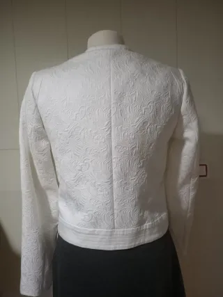 Chaqueta corta blanca