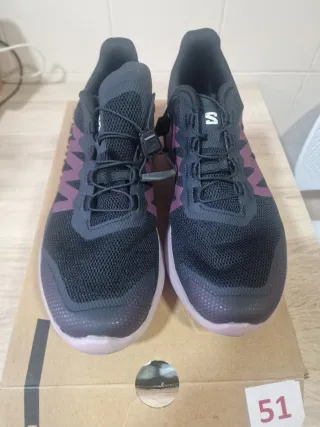 Zapatillas Salomon Negras y Rosas