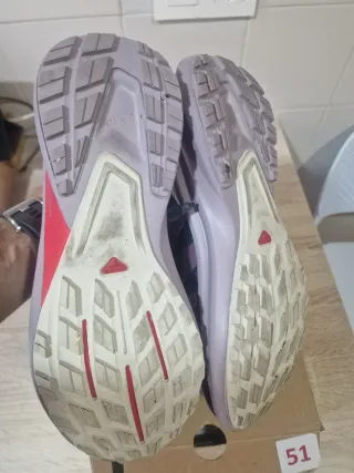 Zapatillas Salomon Negras y Rosas