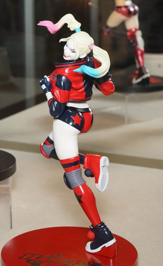 Figura Harley Quinn Comic Color Version